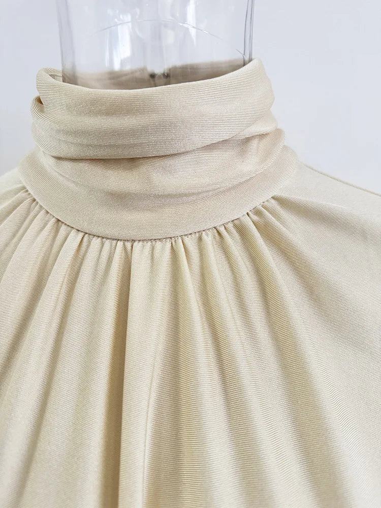 Vestido Longo Detalhes Vazados com Aplicação de Pedrarias e Brilhantes