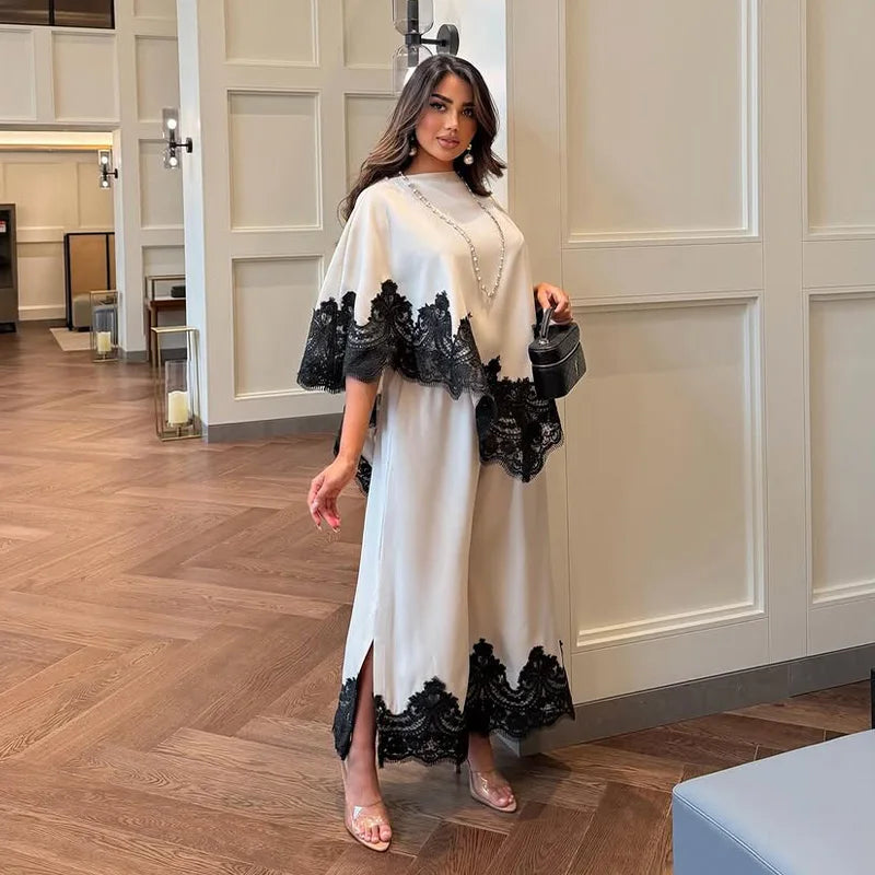 Conjunto Cetim com Aplicação de Renda, Blusa Capa e Calça Wide Leg