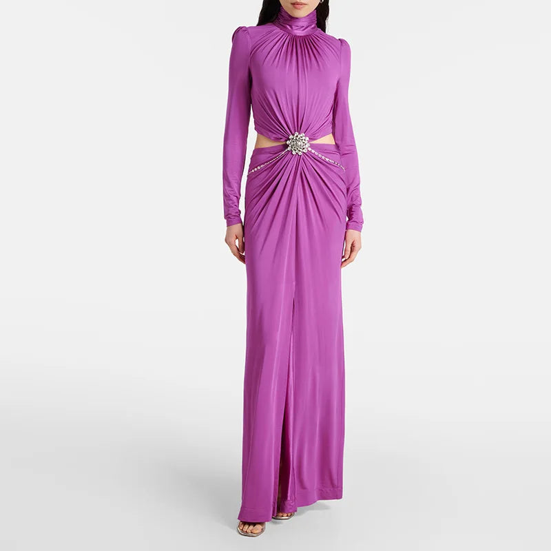 Vestido Longo Detalhes Vazados com Aplicação de Pedrarias e Brilhantes