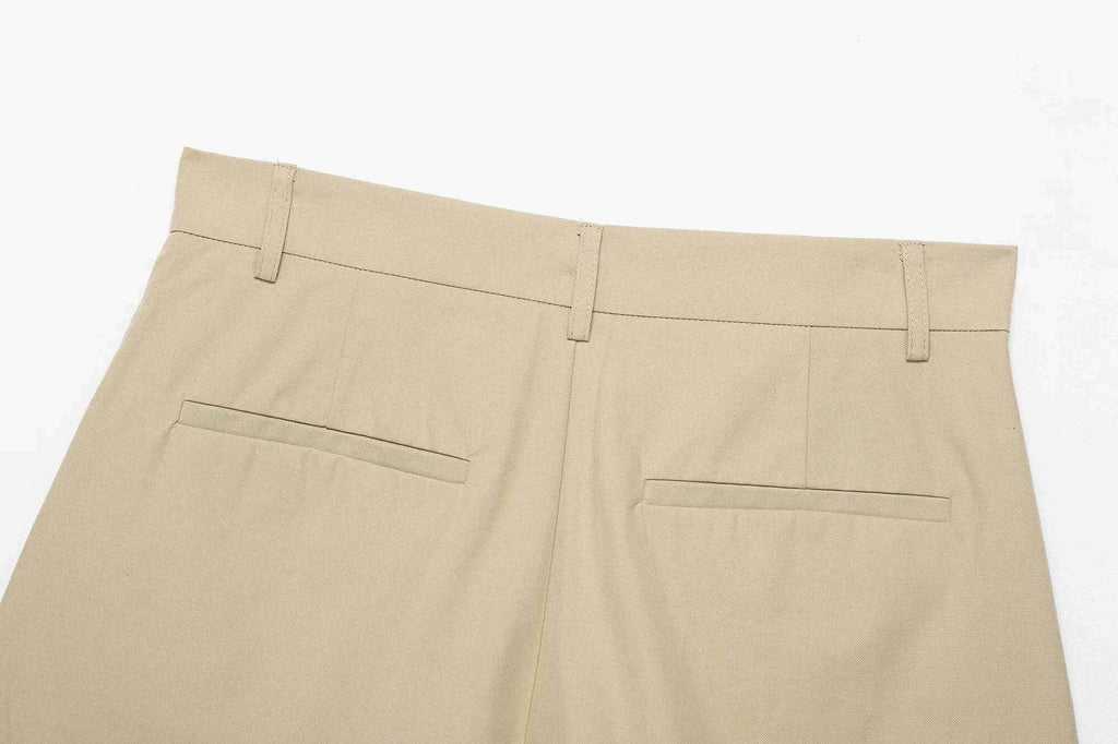 Conjunto Streetwear Elegante: Casaco Estruturado com Cinto e Shorts de Alfaiataria