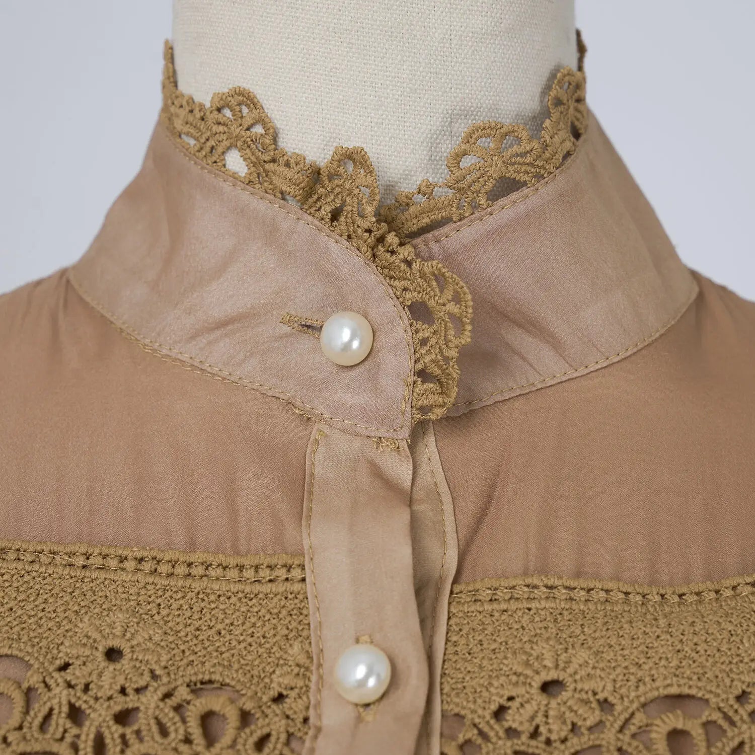 Valentina | Vestido Longo em Renda Artesanal com Aplicação de Pérolas