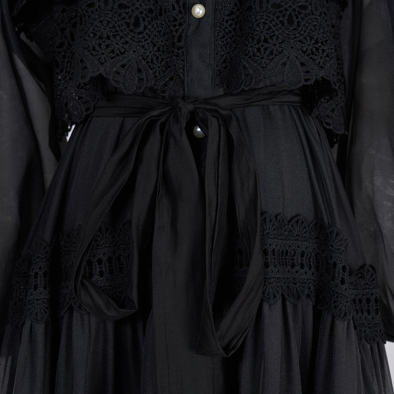 Valentina | Vestido Longo em Renda Artesanal com Aplicação de Pérolas