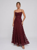 Madalena | Vestido Longo Bordô em Renda com Alças Finas e Corte Evasê