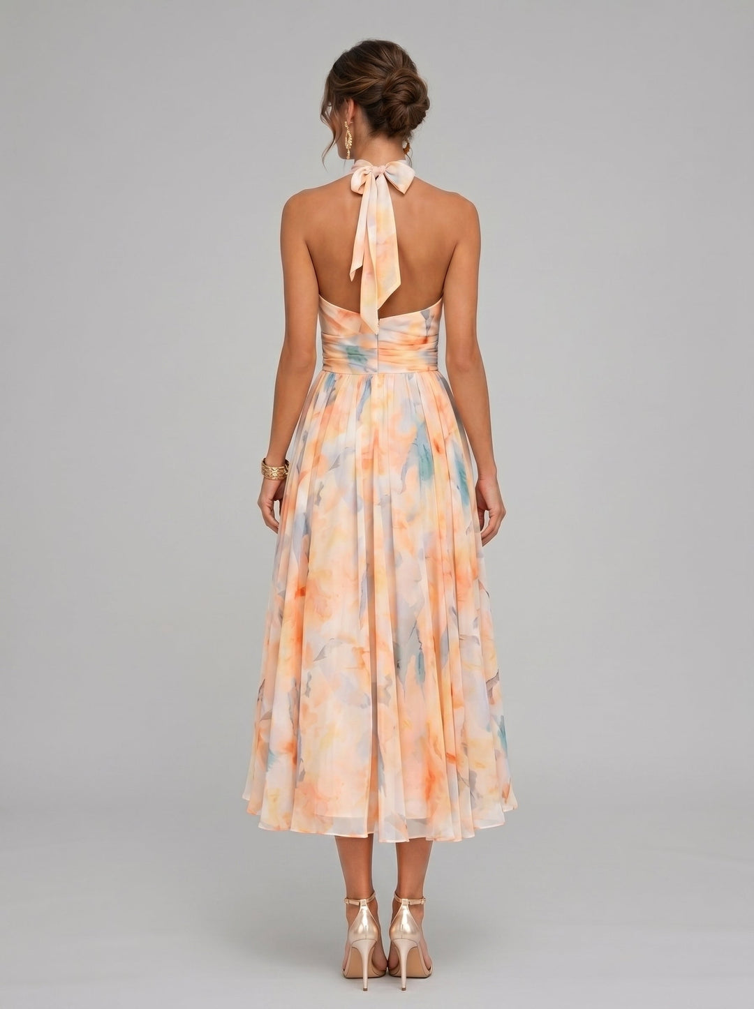 Renata | Vestido Midi Coral Floral com Decote Halter e Saia Plissada