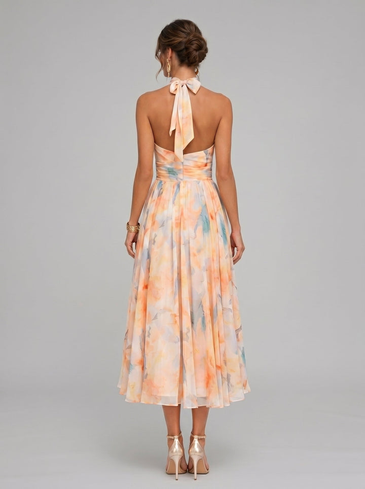 Renata | Vestido Midi Coral Floral com Decote Halter e Saia Plissada