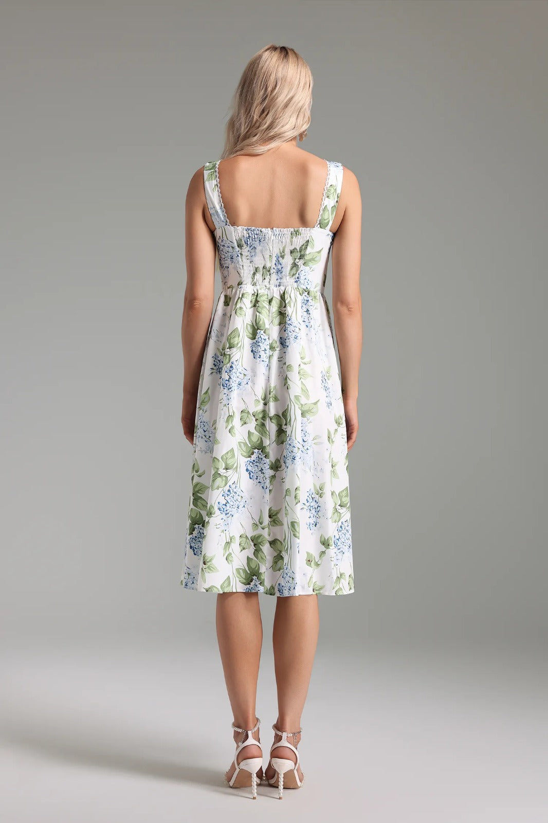 Vestido Elegante de Verão com Decote Quadrado - Leveza e Sofisticação
