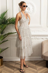 Vestido Midi com Recortes Artísticos e Renda Delicada em Poás
