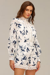Conjunto de Alta Costura com Renda Vazados Artísticos e Detalhes Bordados à Mão – Elegância Atemporal em Duas Peças
