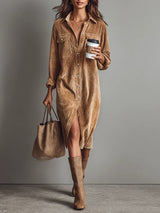 Vestido Midi Solto de Veludo Cotelê com Dois Bolsos no Peito e Botões Simples