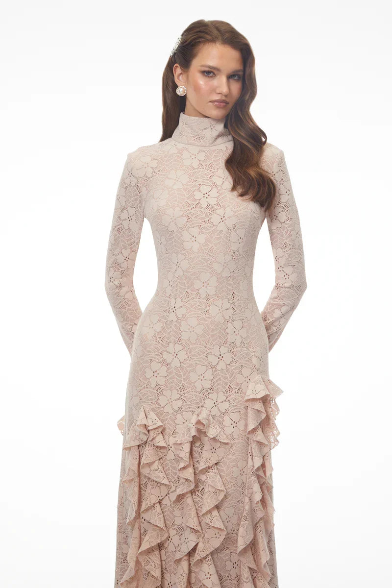 Vestido Estruturado com Gola Alta Suave e Detalhes Rendados