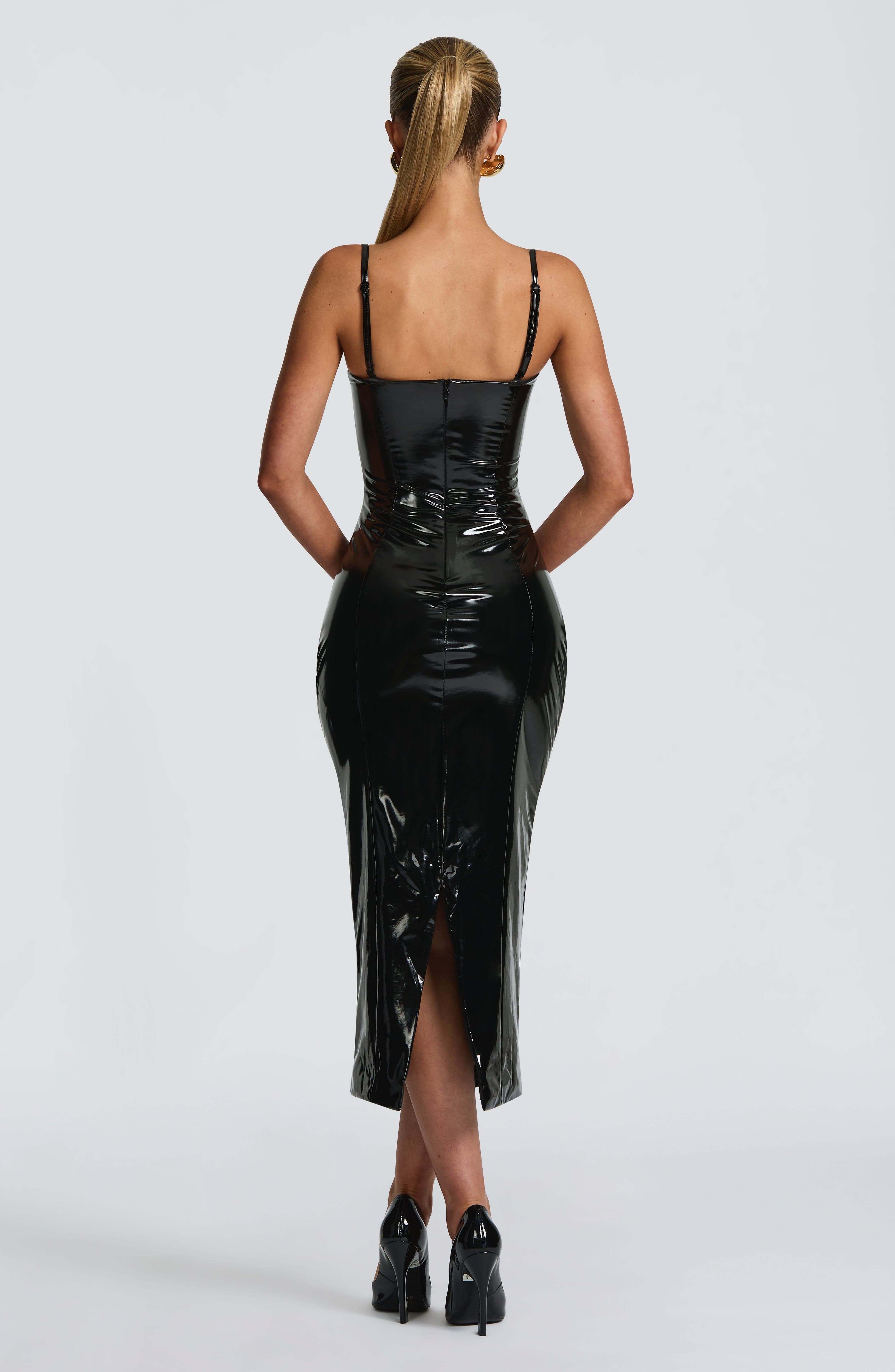 Morticia | Vestido Midi Preto em Vinil com Alças Finas e Corte Sereia