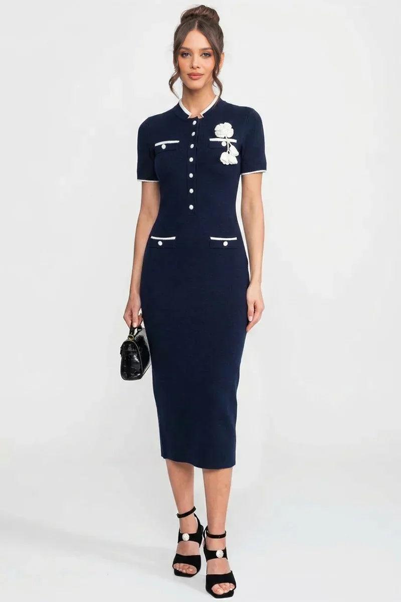 Vestido Midi Bicolor em Tricô com Aplicação de Flor Tridimensional