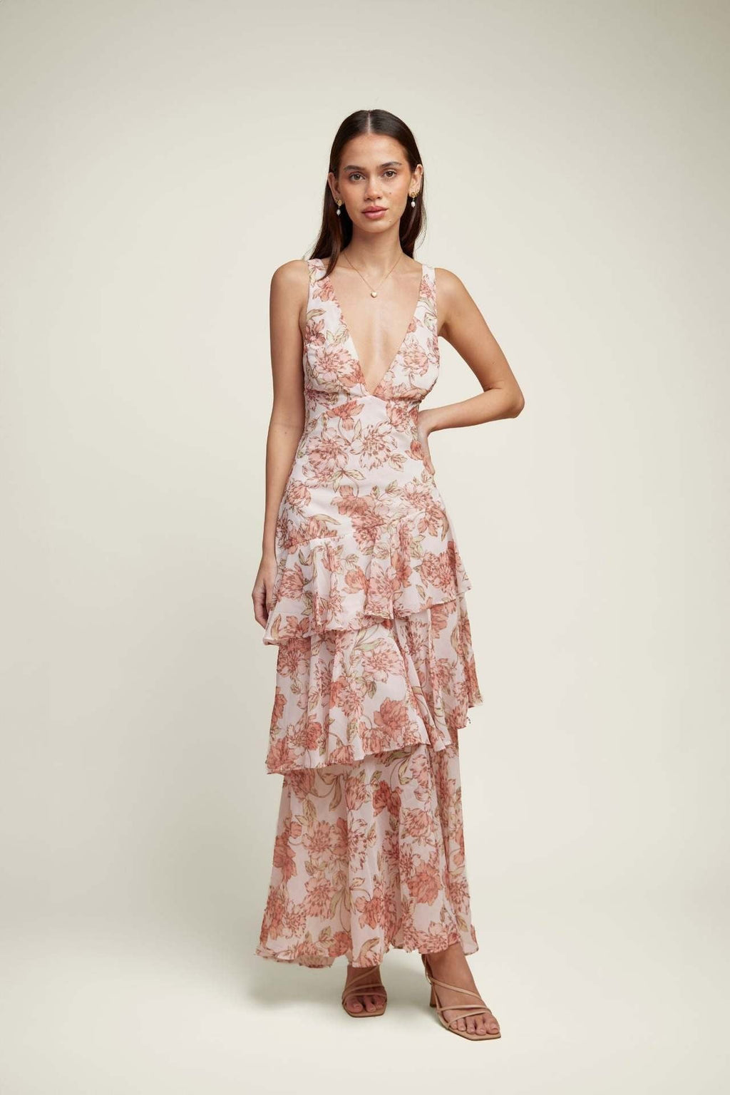 Valentina | Vestido Longo Floral com Babados em Camadas e Decote V