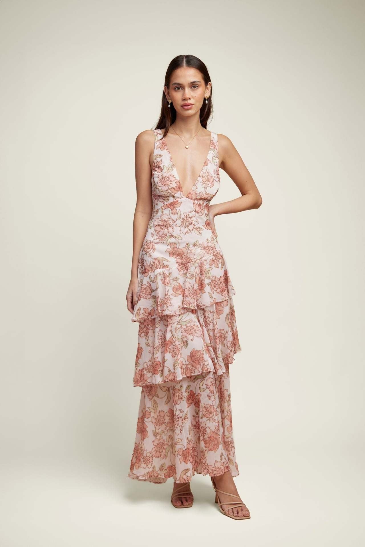 Valentina | Vestido Longo Floral com Babados em Camadas e Decote V