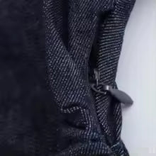 Eduarda | Vestido Midi Preto com Botões Frontais e Manga Curta