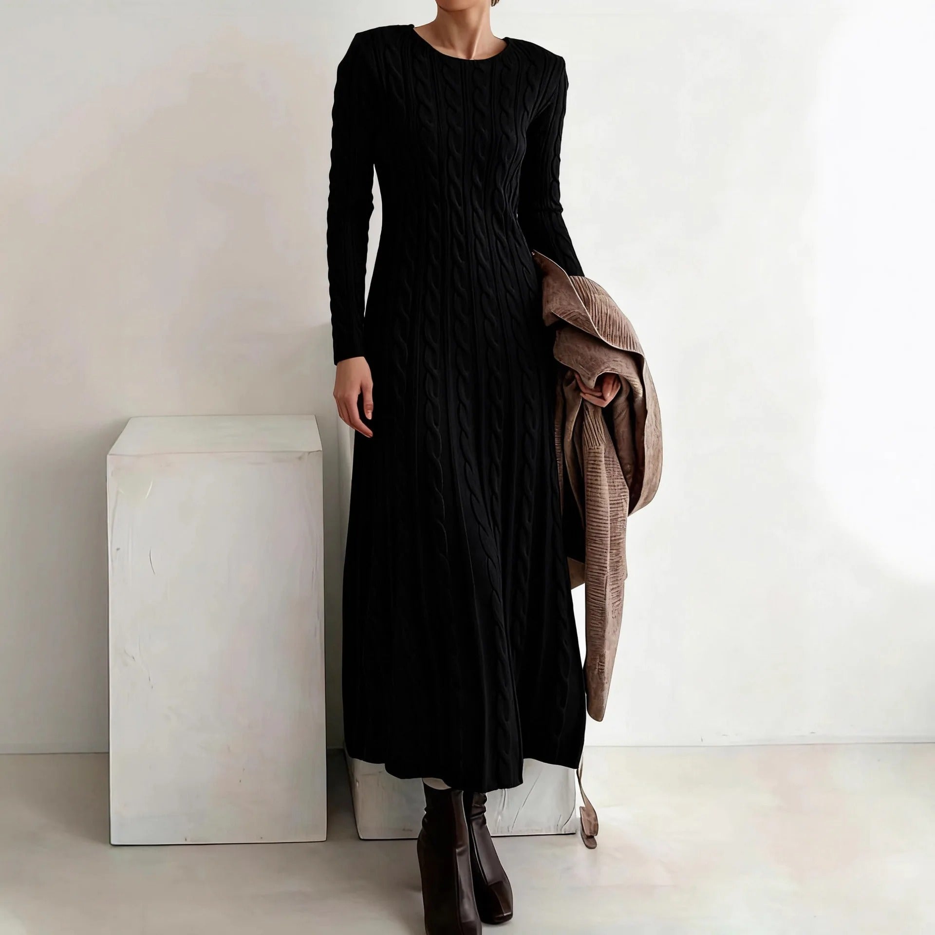 BIANCA | VESTIDO LONGO DE TRICÔ COM GOLA REDONDA