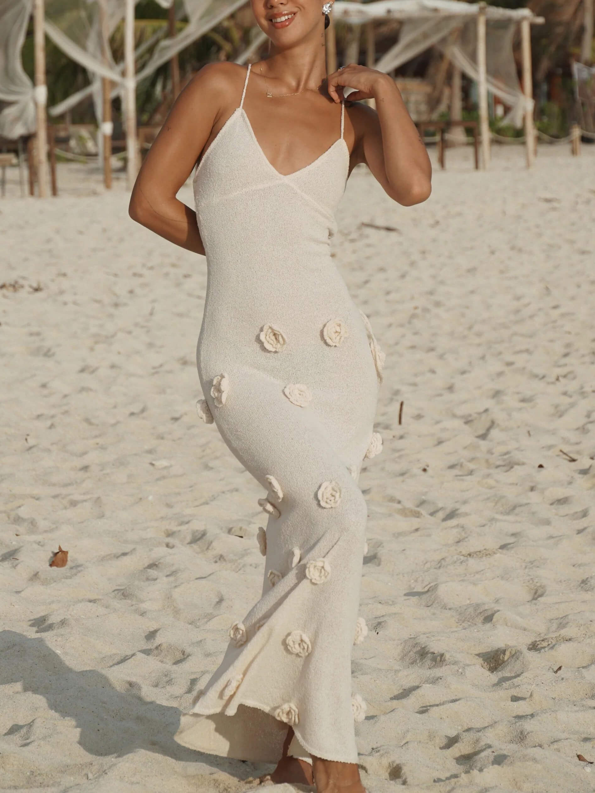 Conceição | Vestido Longo Creme em Renda com Babados e Costas Abertas