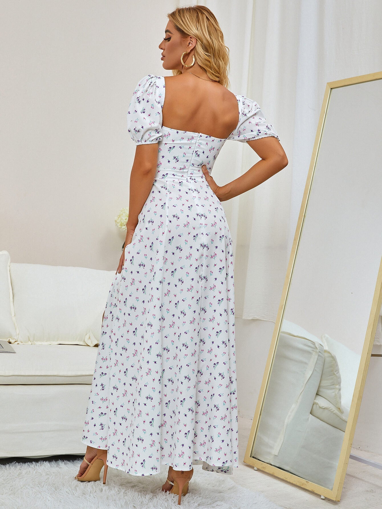 Marcelina | Vestido Midi Floral Azul com Manga Bufante e Fenda Alta