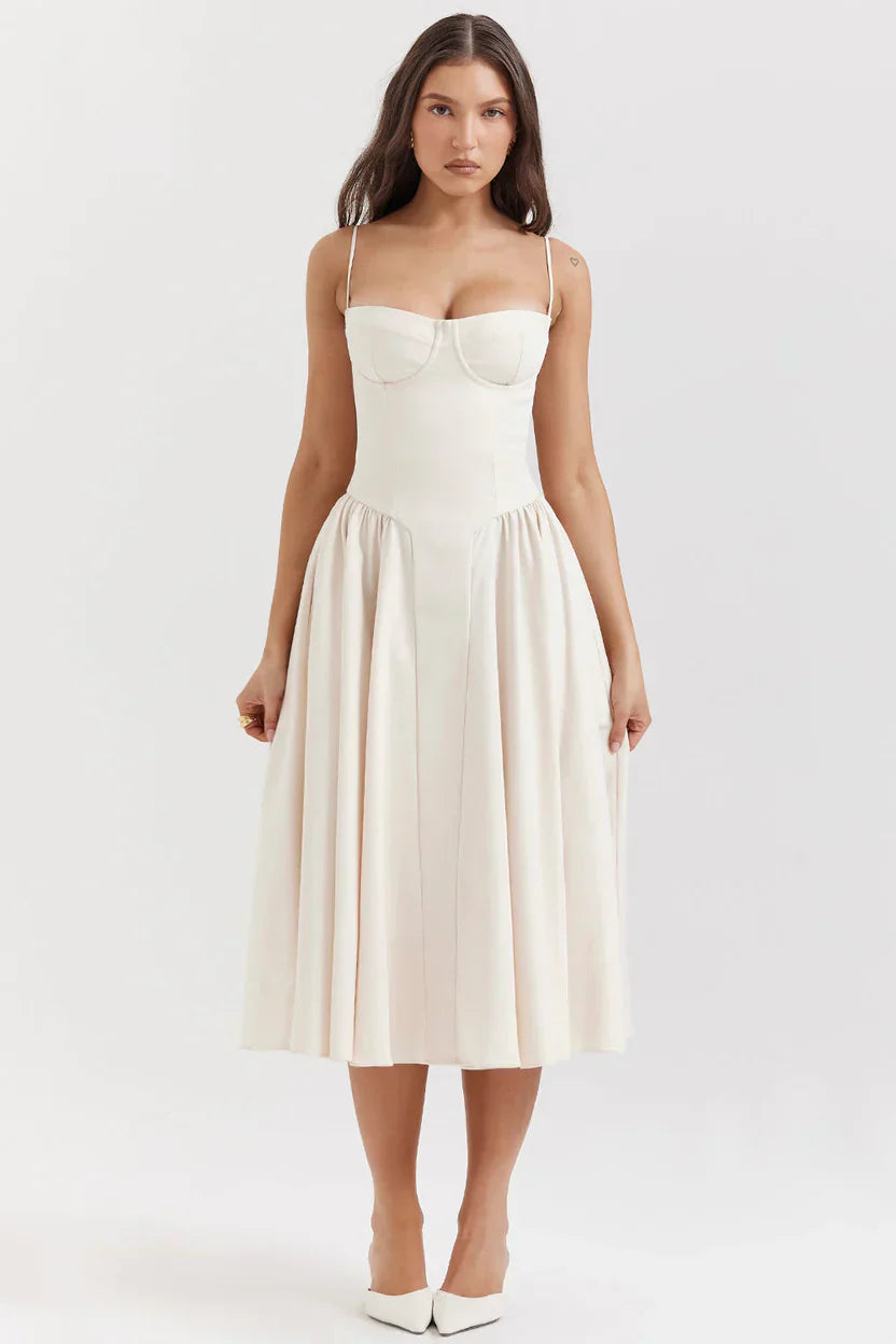 Constança | Vestido Midi Azul Marinho com Alças Finas, Corpete Franzido e Saia Evasê Volumosa