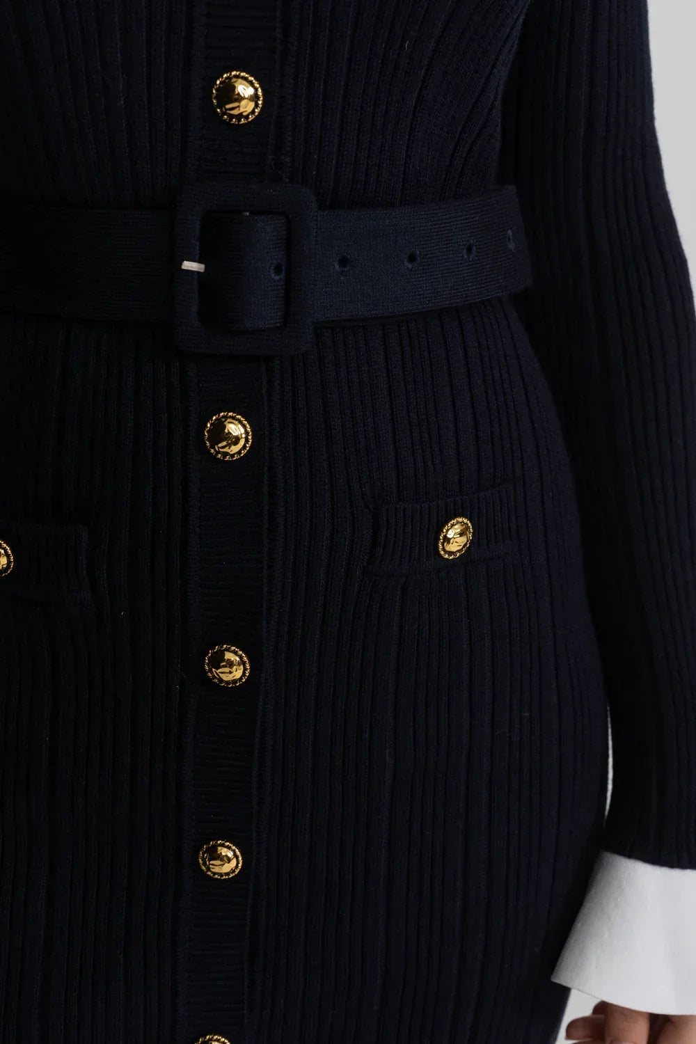 Vestido Midi Canelado com Detalhes em Splicing e Mangas Trombeta
