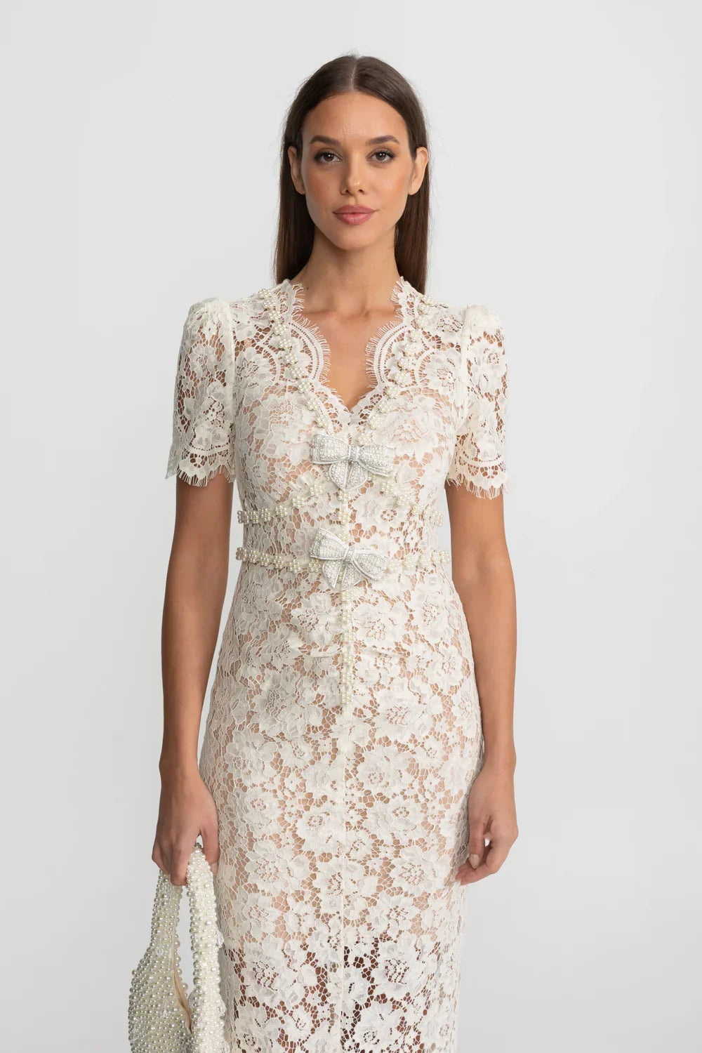 Vestido Midi em Renda Escultural com Cinto e Forro Acetinado