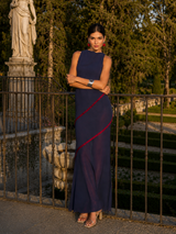 Ingrid | Vestido Longo Azul Marinho com Gola Alta e Fenda Lateral