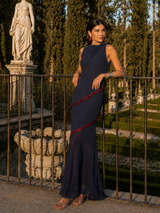 Ingrid | Vestido Longo Azul Marinho com Gola Alta e Fenda Lateral