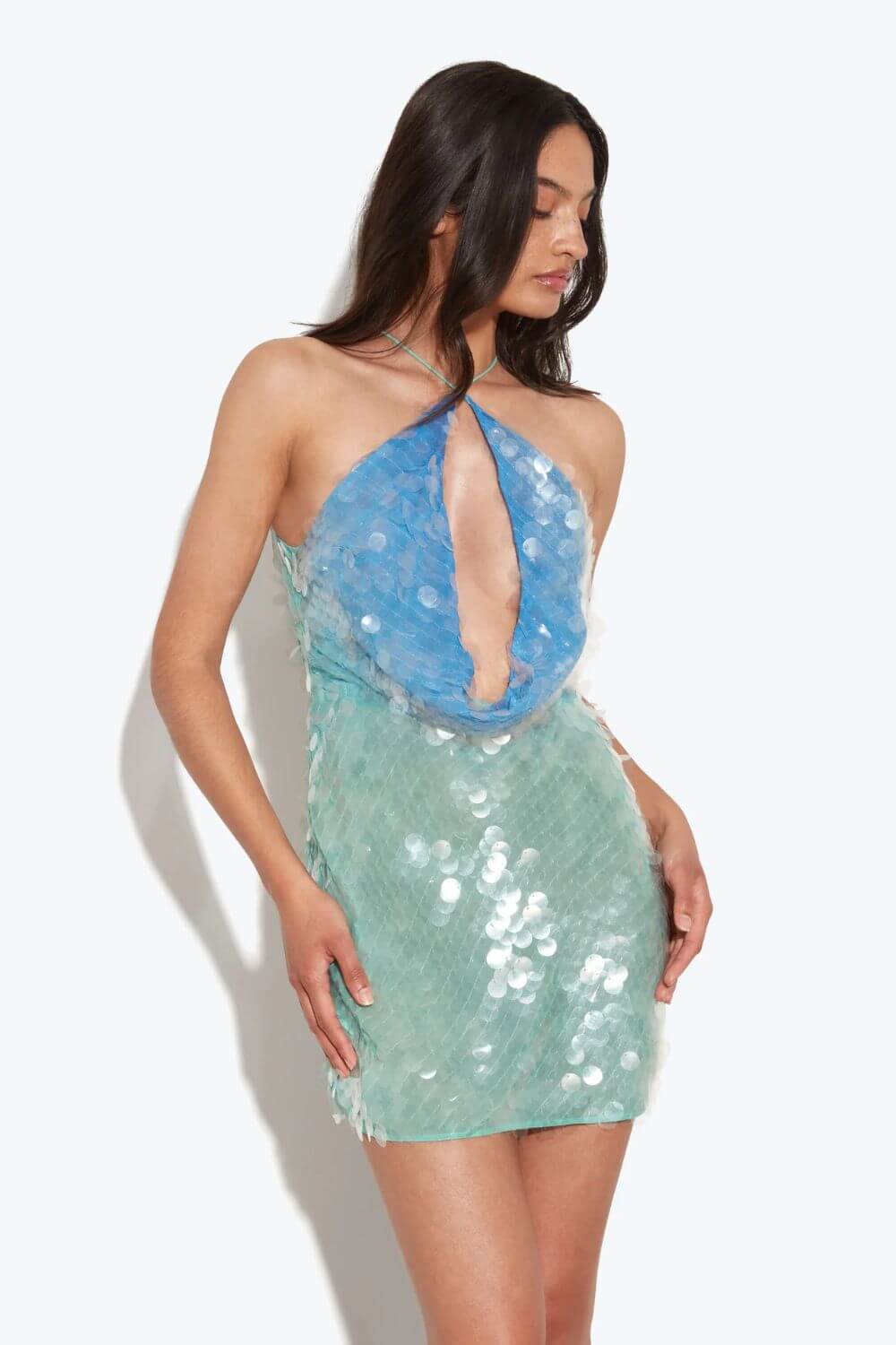 Amelie | Vestido Mini em Paetê Verde Água com Halter Assimétrico