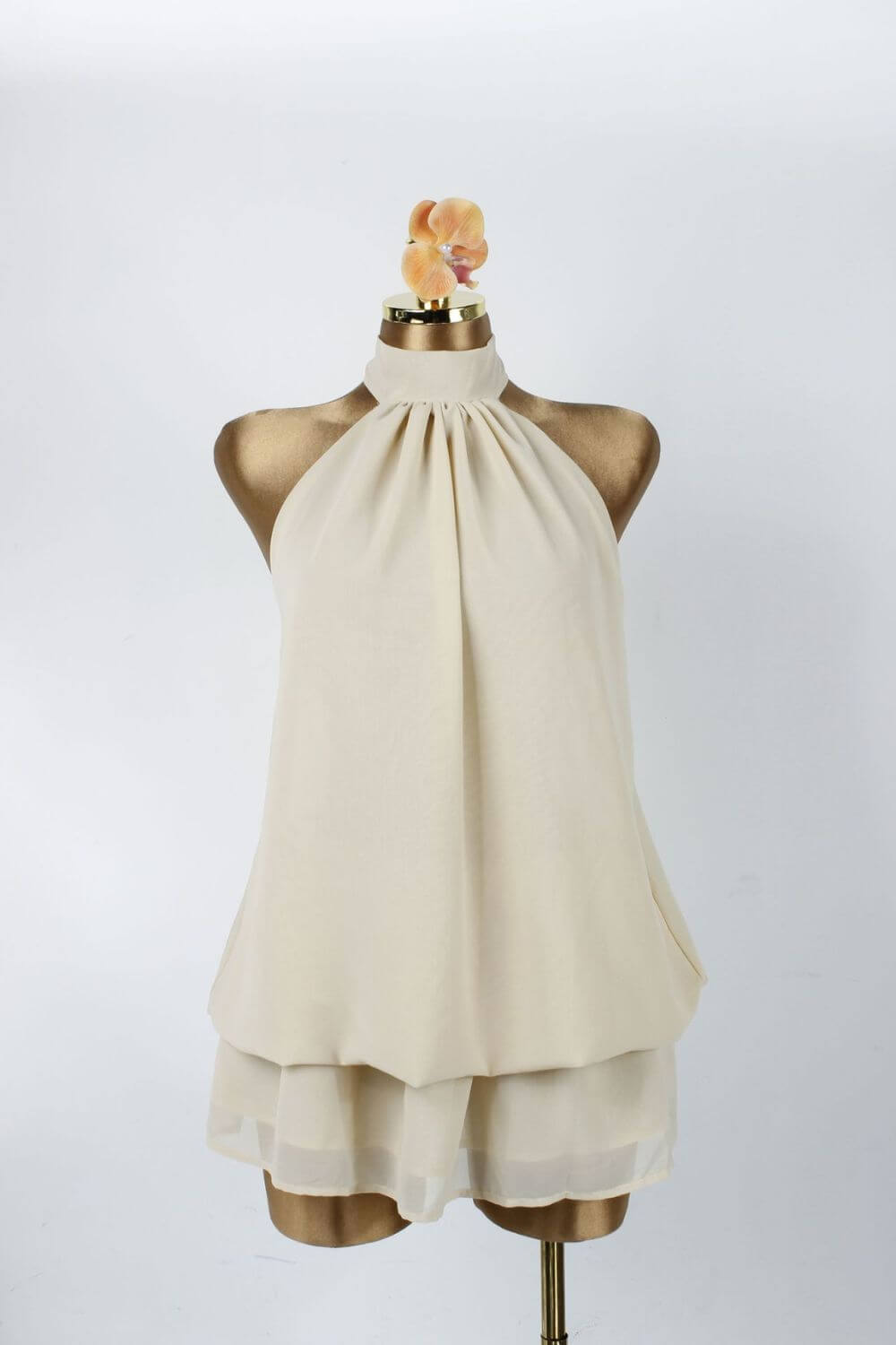 Lina | Macaquinho Curto em Chiffon com Camadas e Gola Halter