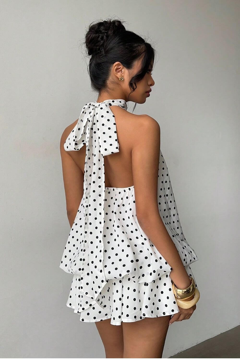 Lina | Macaquinho Curto em Chiffon com Camadas e Gola Halter