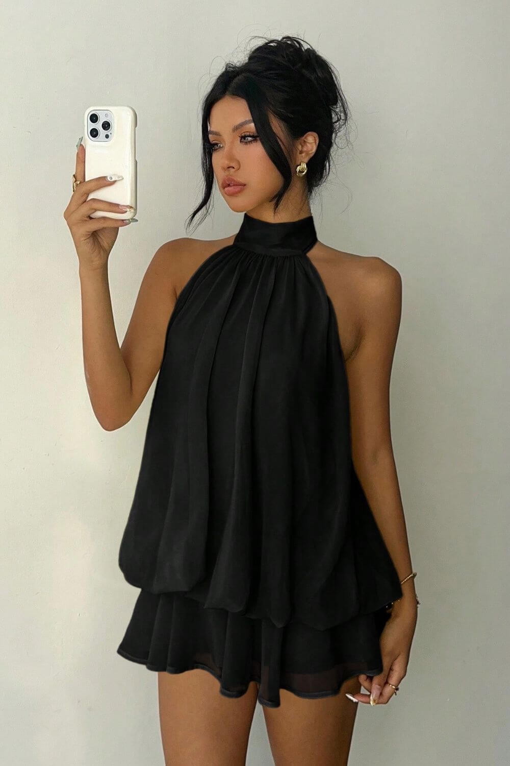Lina | Macaquinho Curto em Chiffon com Camadas e Gola Halter