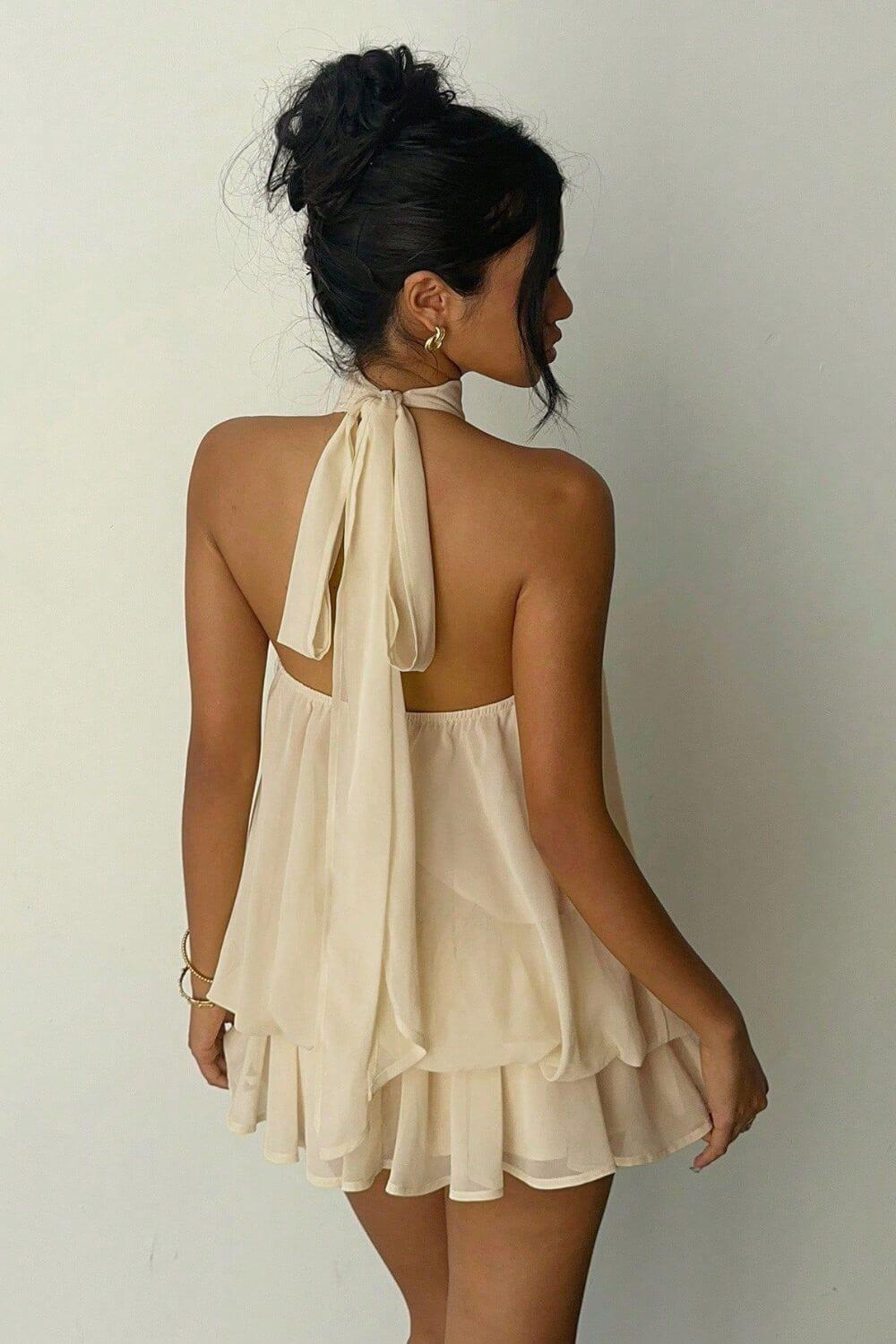 Lina | Macaquinho Curto em Chiffon com Camadas e Gola Halter