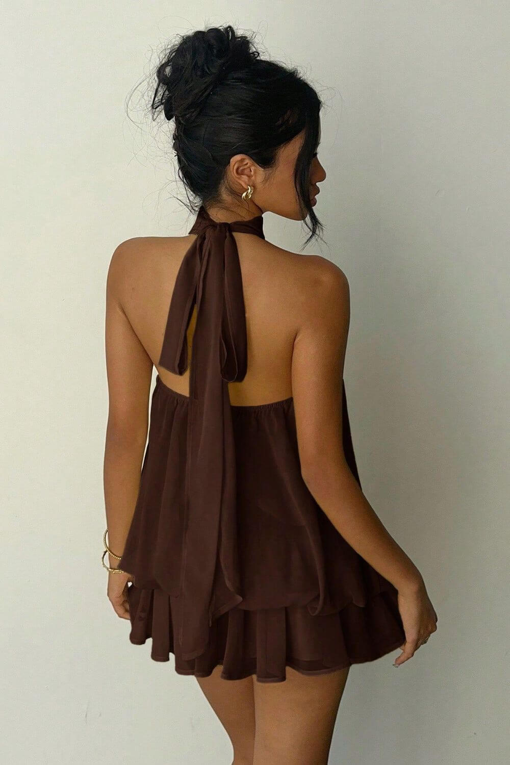 Lina | Macaquinho Curto em Chiffon com Camadas e Gola Halter