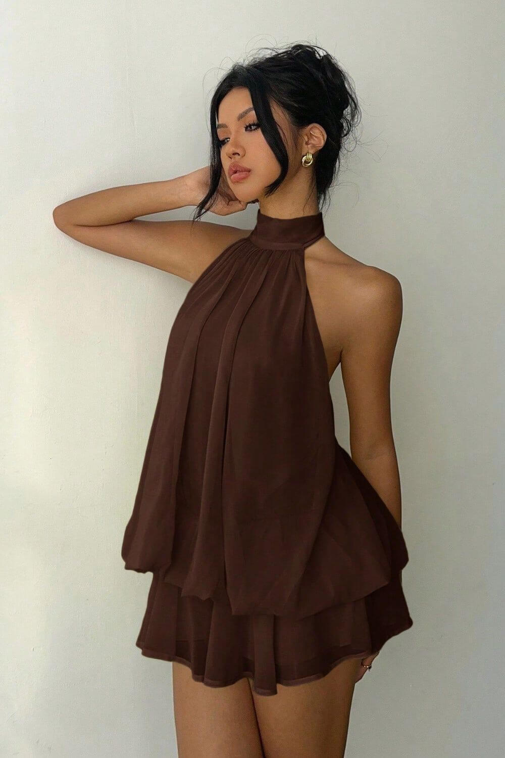 Lina | Macaquinho Curto em Chiffon com Camadas e Gola Halter