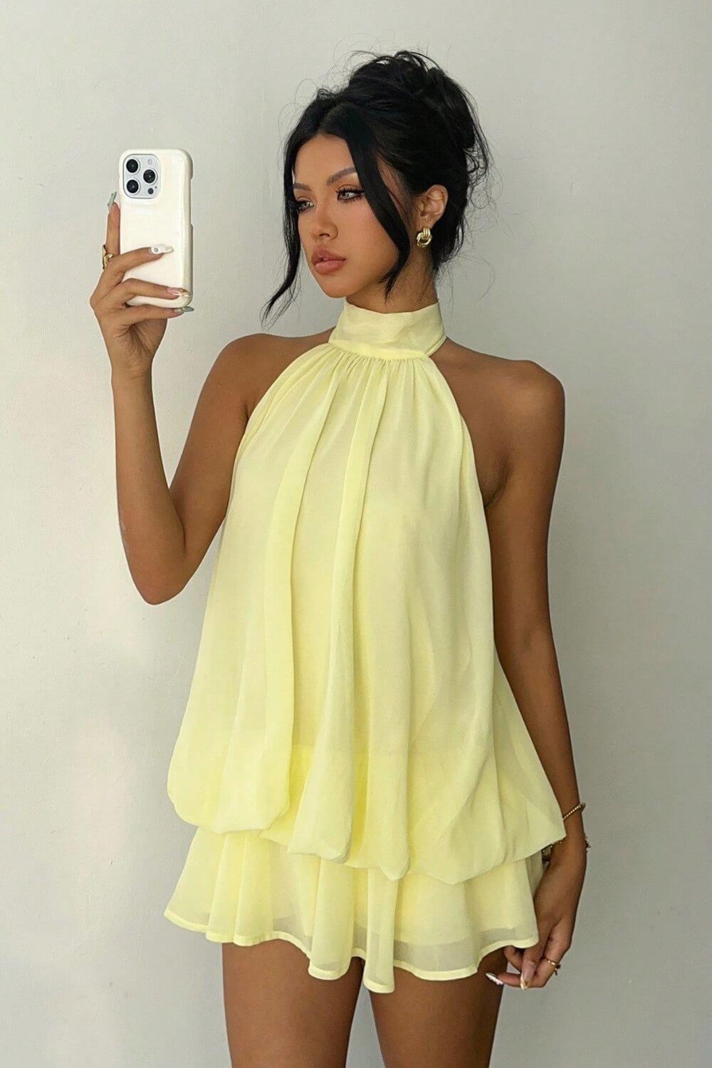 Lina | Macaquinho Curto em Chiffon com Camadas e Gola Halter