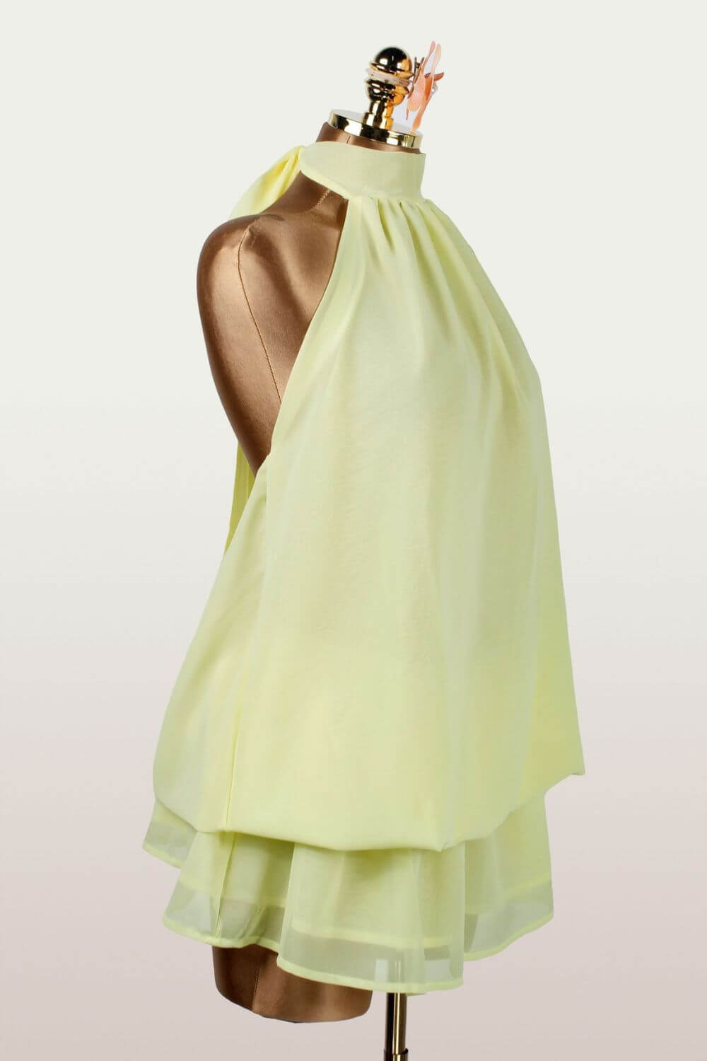 Lina | Macaquinho Curto em Chiffon com Camadas e Gola Halter
