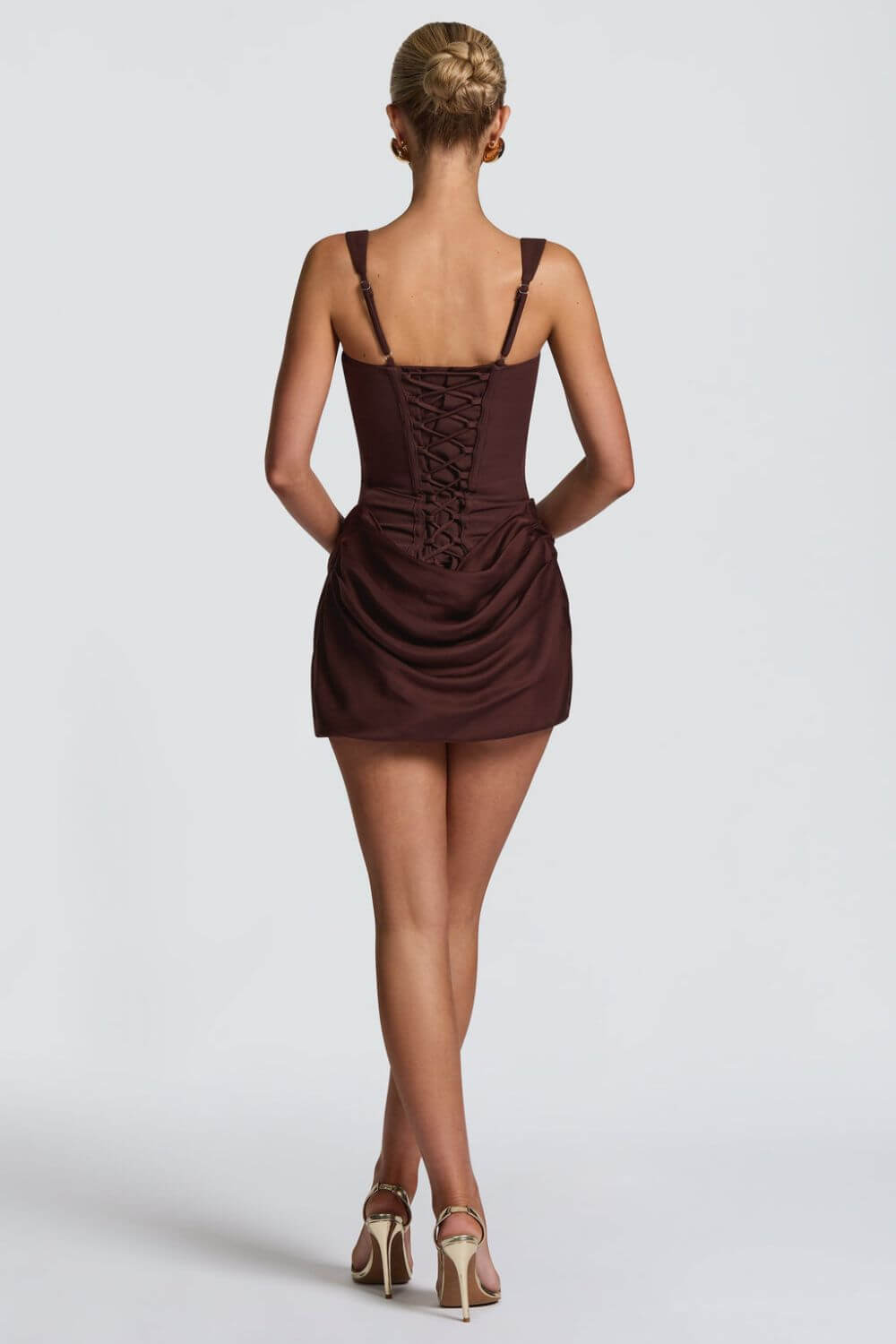 Iara | Vestido Mini Bodycon em Chocolate com Corset Estruturado e Franzido