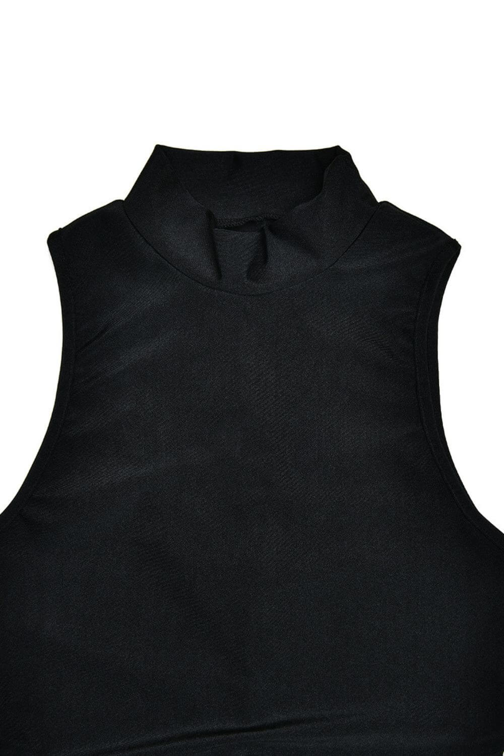 Kyara | Vestido Mini com Cauda Longa e Recortes Estratégicos