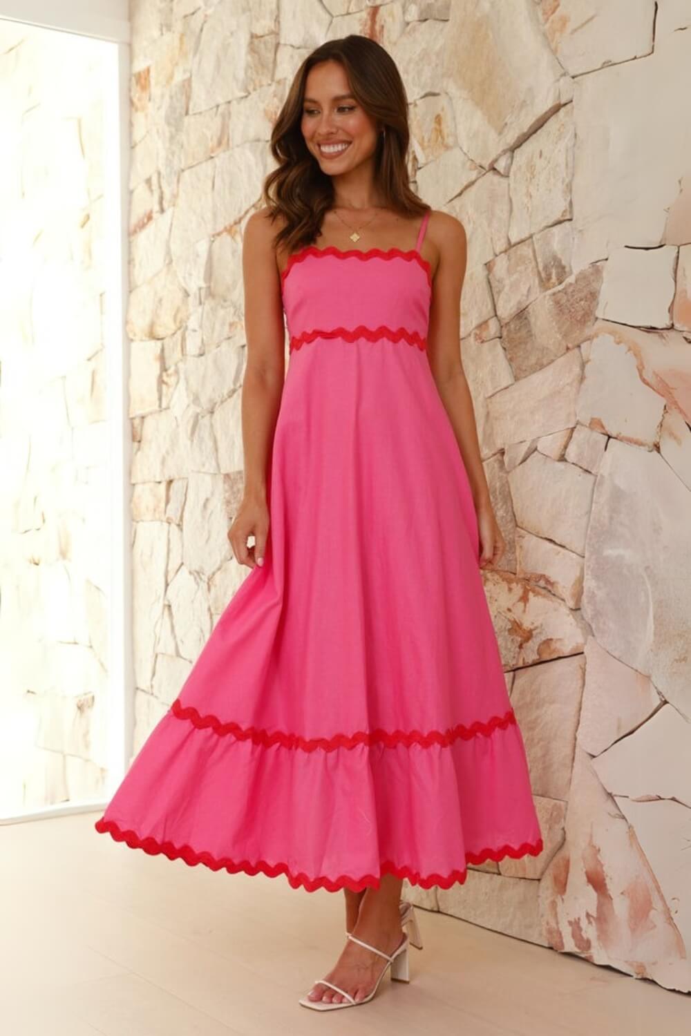 Lila | Vestido Midi Azul com Bordado Guipir e Tomara que Caia