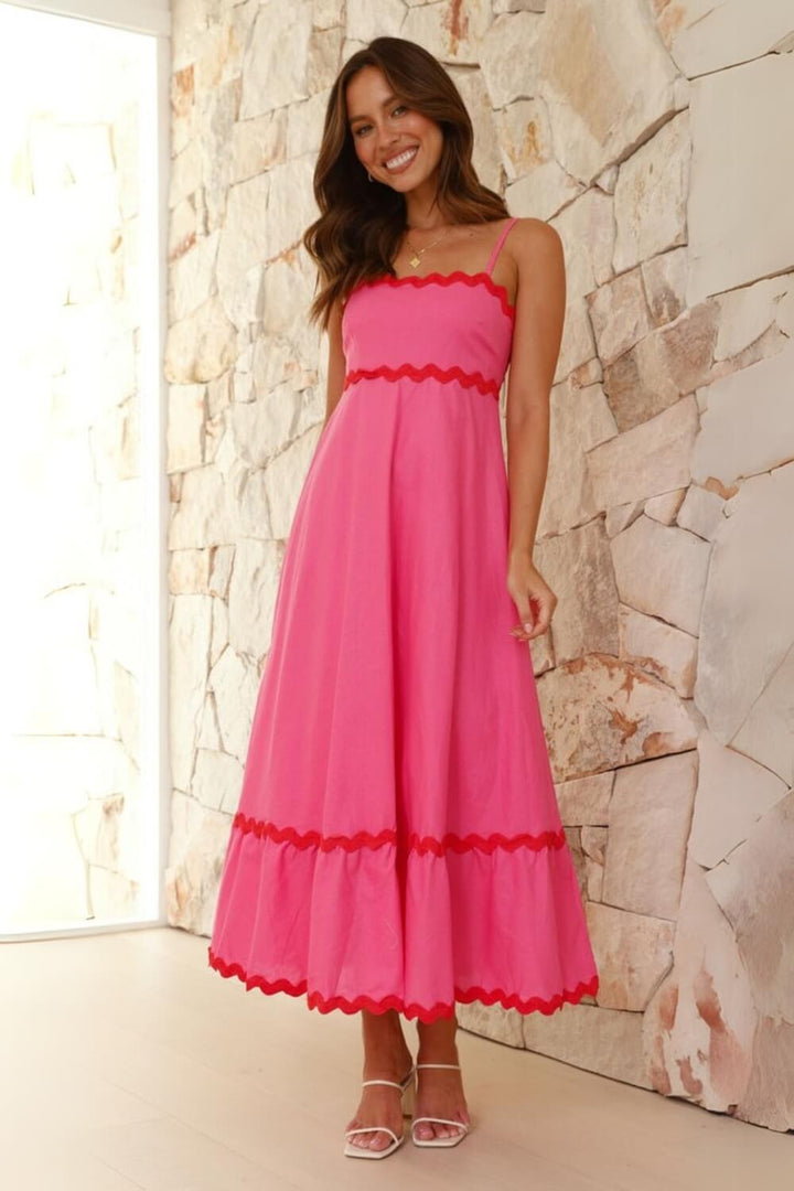 Lila | Vestido Midi Azul com Bordado Guipir e Tomara que Caia