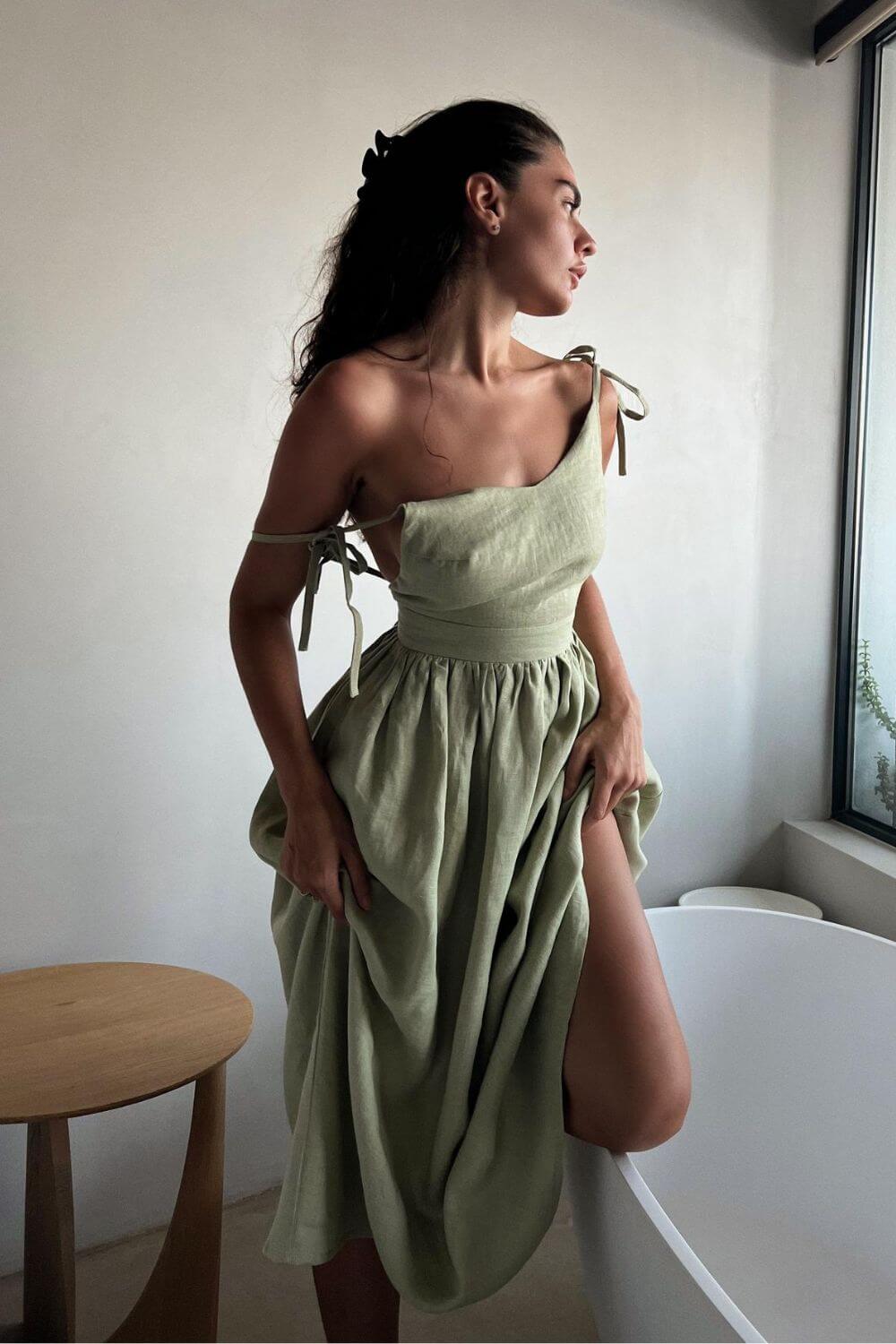 Dandara | Vestido Midi em Algodão com Franzido no Busto e Alça Ajustável