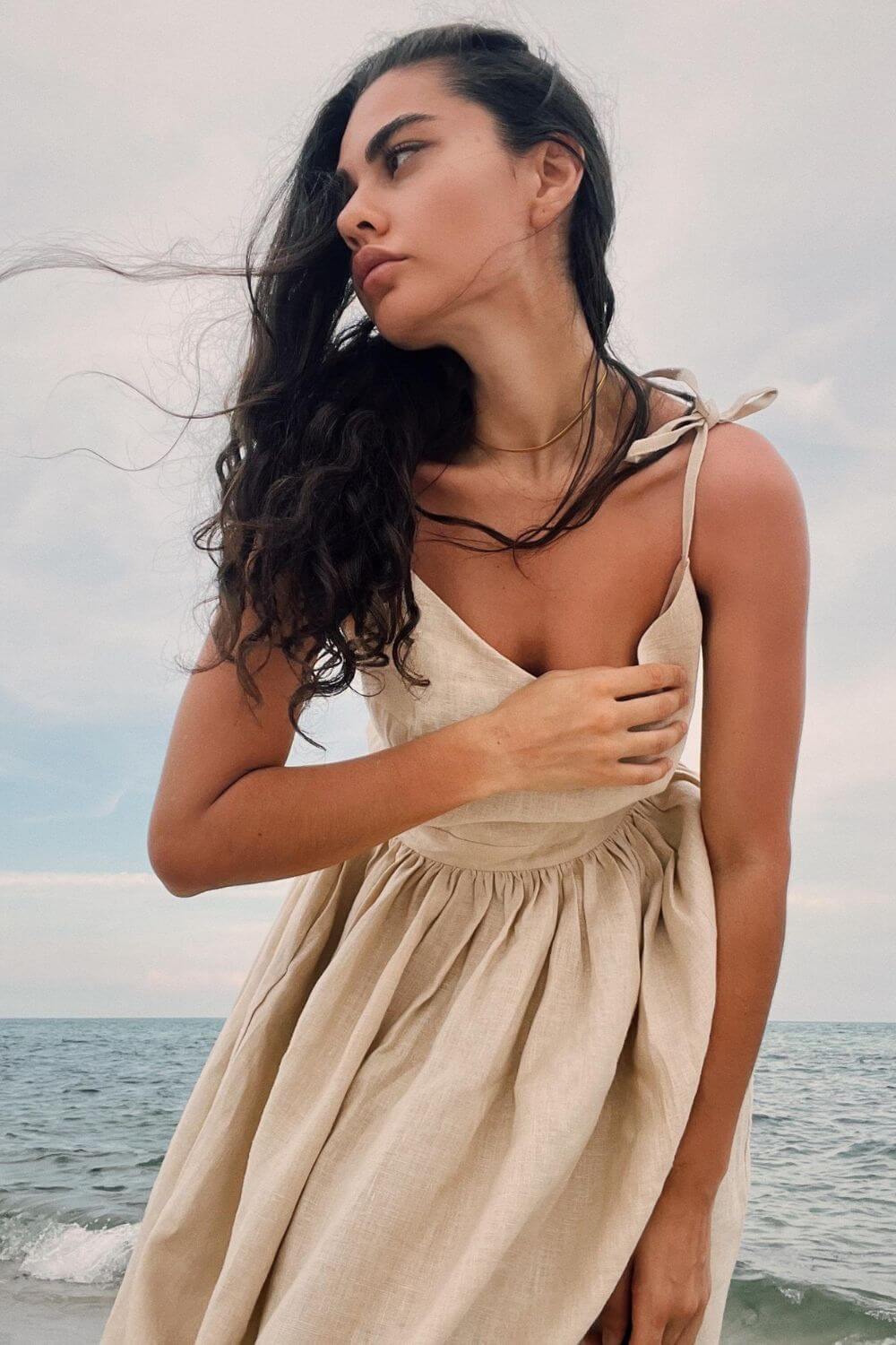 Dandara | Vestido Midi em Algodão com Franzido no Busto e Alça Ajustável