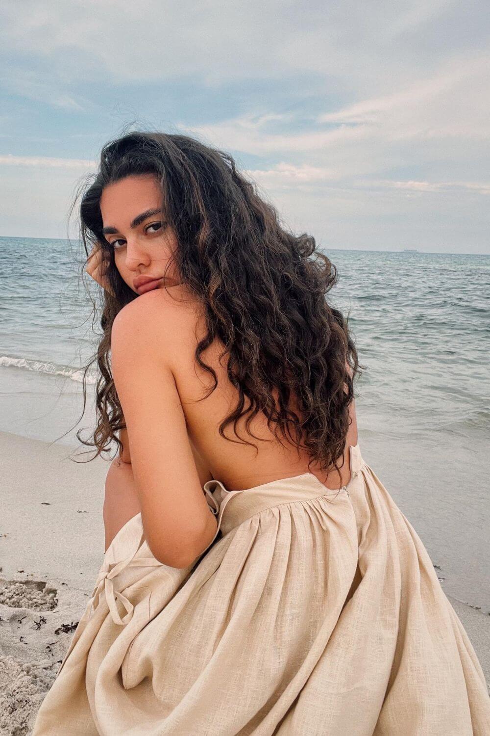Dandara | Vestido Midi em Algodão com Franzido no Busto e Alça Ajustável