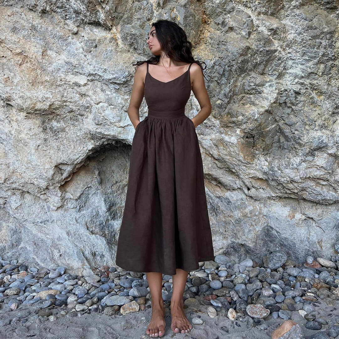 Dandara | Vestido Midi em Algodão com Franzido no Busto e Alça Ajustável