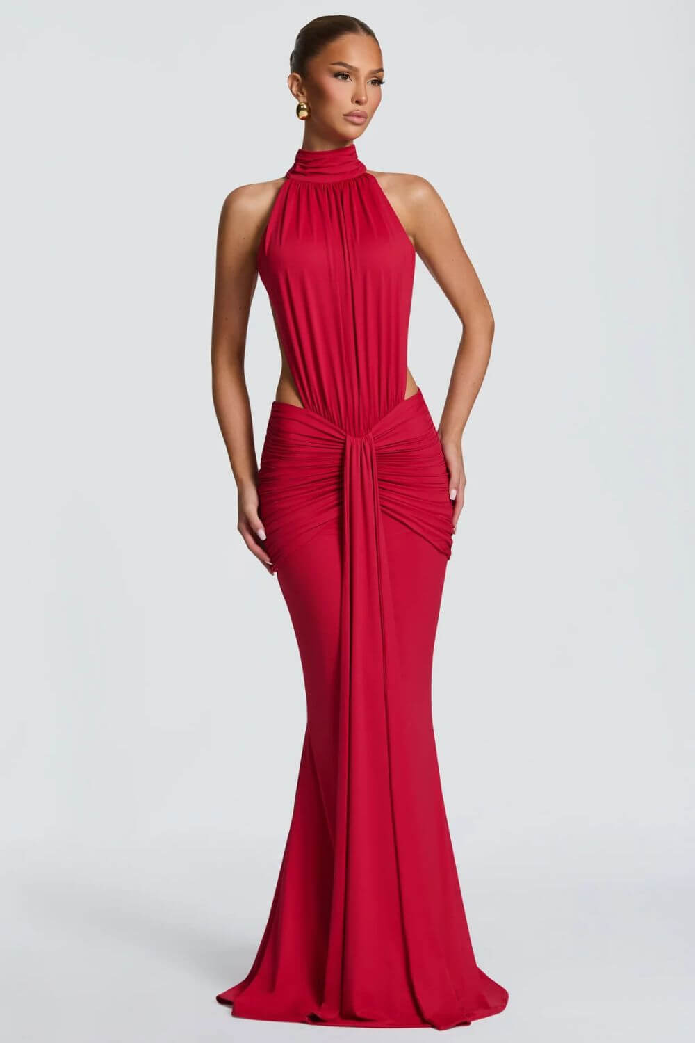 Mahogany | Vestido Longo Sereia em Mogno com Gola Alta Halter e Costas Abertas