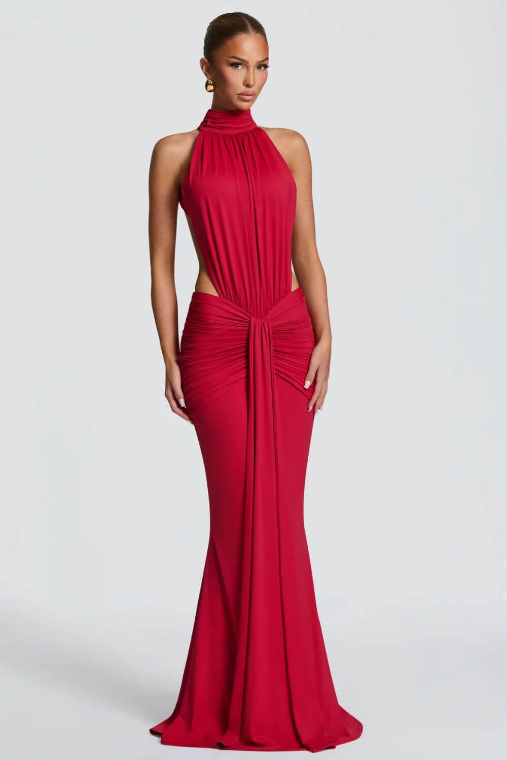 Mahogany | Vestido Longo Sereia em Mogno com Gola Alta Halter e Costas Abertas