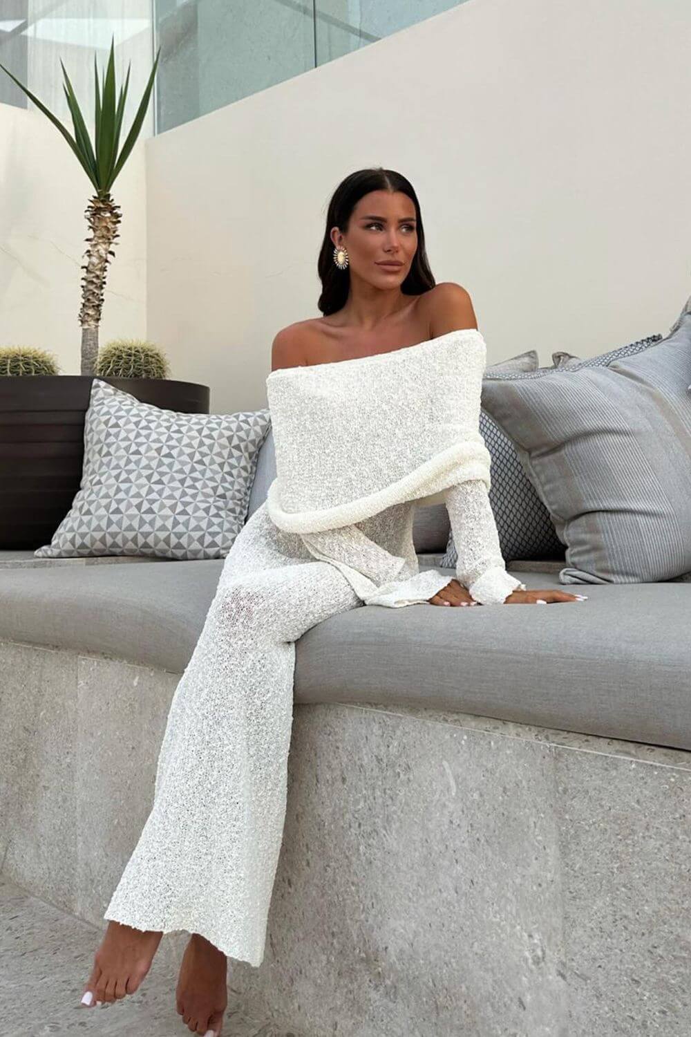 Camila | Vestido Longo Preto Off-Shoulder com Manga Longa