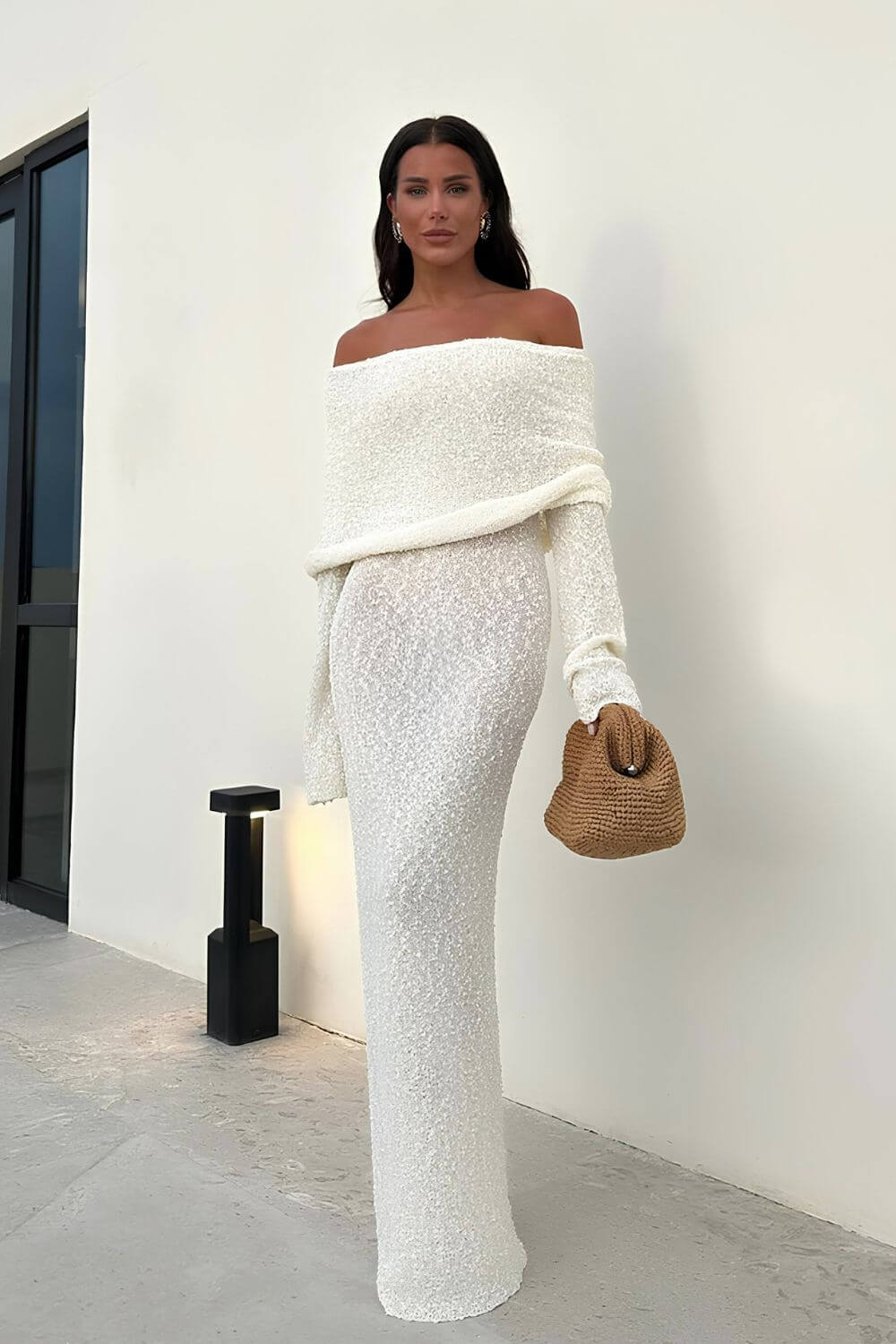 Camila | Vestido Longo Preto Off-Shoulder com Manga Longa