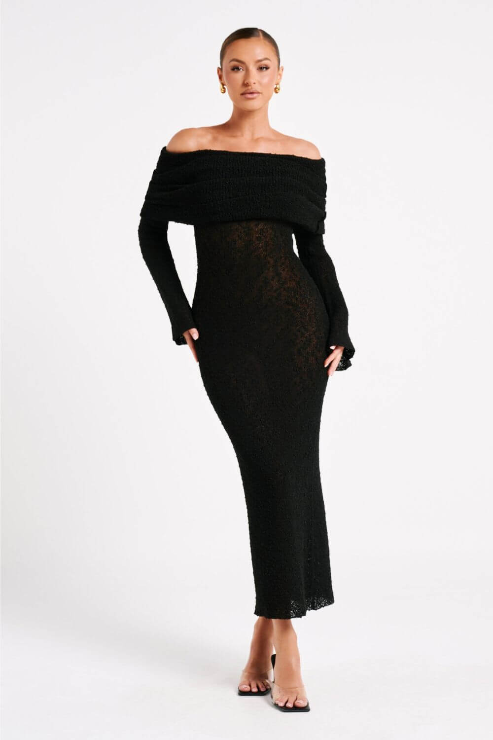 Camila | Vestido Longo Preto Off-Shoulder com Manga Longa
