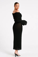 Camila | Vestido Longo Preto Off-Shoulder com Manga Longa
